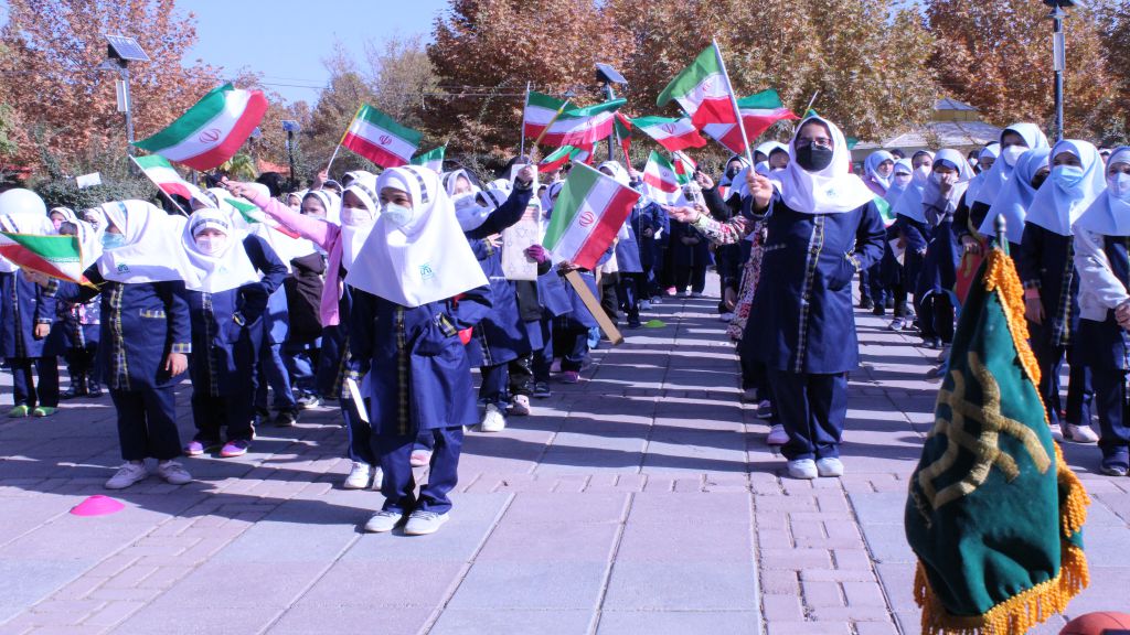 آموزش نشانه چهارشکلی ای با یادگیری کلمه مقدس ایران