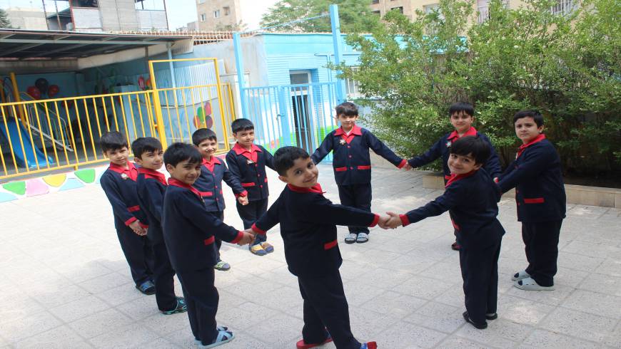 اجرای بازی قرآنی(عمو زنجیر باف)