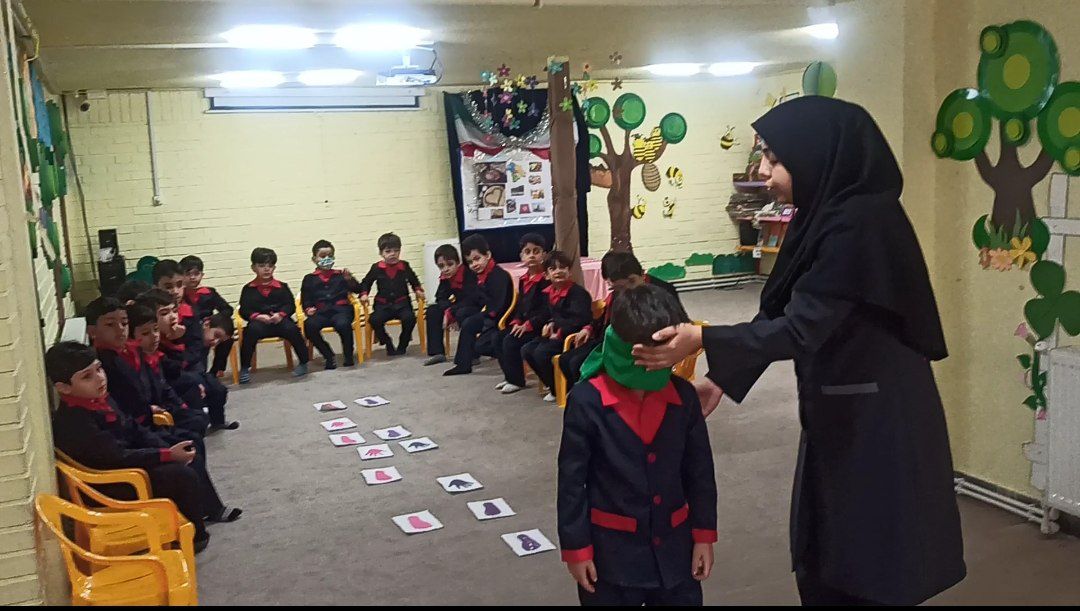 بازی درمانی به همراه نوآموزان عزیز توسط مشاور سرکار خانم محمدی